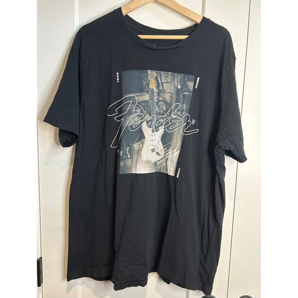 Fender Guitar Graphic Tee Mens 2XL Black 100% Cotton Short Sleeve Music Shirt